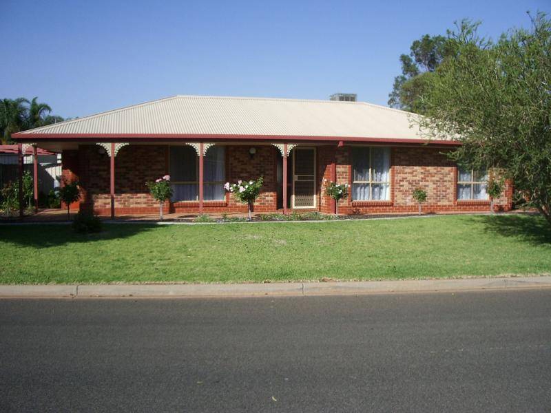 48 RIVERSIDE AVENUE, Mildura VIC 3500