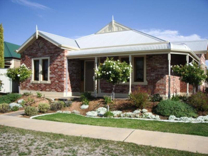 6 SUMMERHILL DRIVE, Mildura VIC 3500