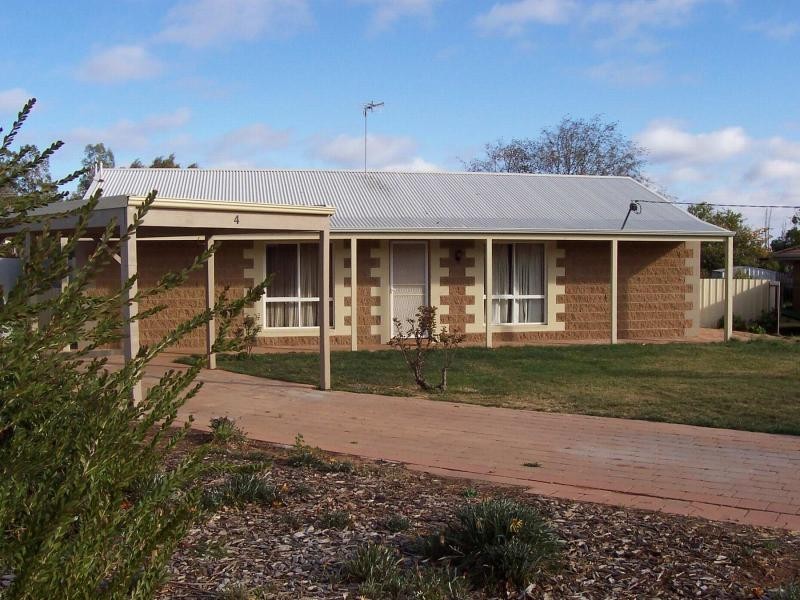 4 DELAMERE COURT, Merbein VIC 3505