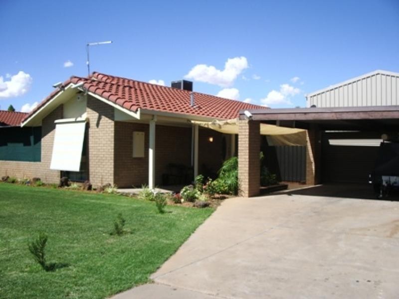8 PEGLER AVENUE, Mildura VIC 3500