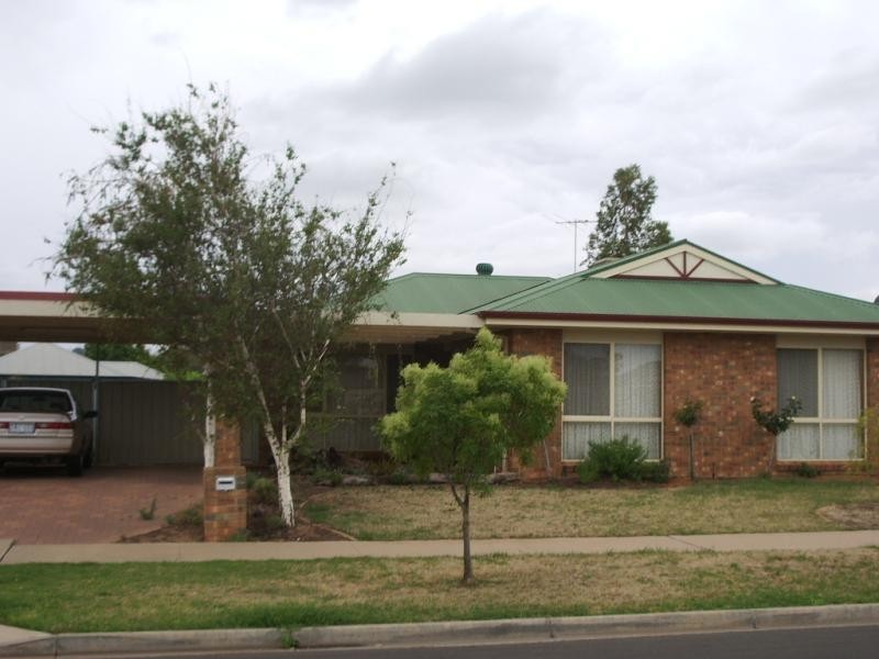 11 HOLYOAKE WAY, Mildura VIC 3500