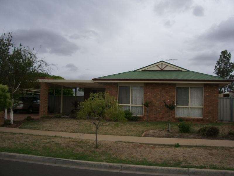 11 HOLYOAKE WAY, Mildura VIC 3500
