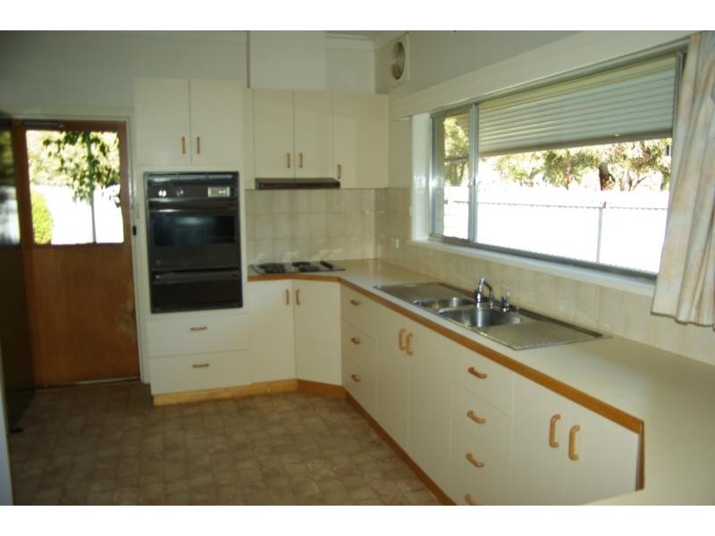 24 CAMPBELL GROVE, Mildura VIC 3500