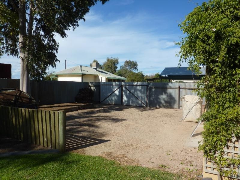 3006 DEAKIN AVENUE, Mildura VIC 3500