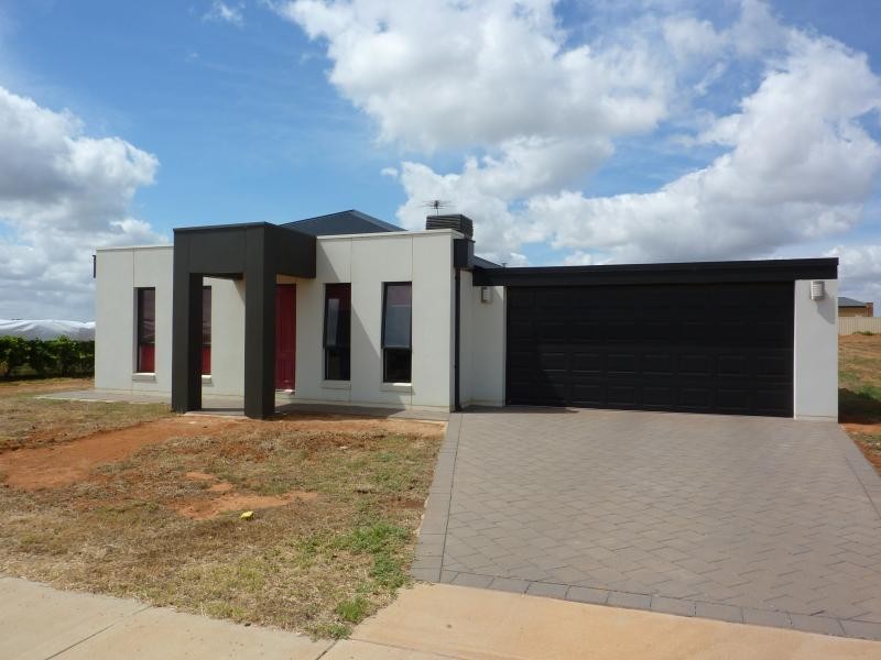 14 Summer Drive, Buronga NSW 2739