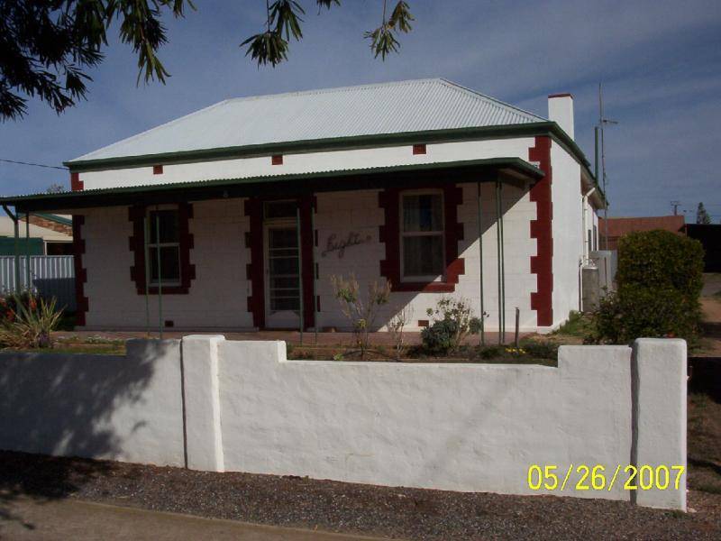 8 LIPSON ROAD, Tumby Bay SA 5605