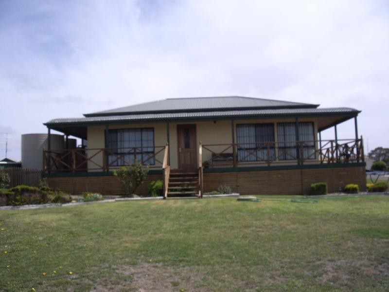 5 O’SHANNAHAN DRIVE, Louth Bay SA 5607