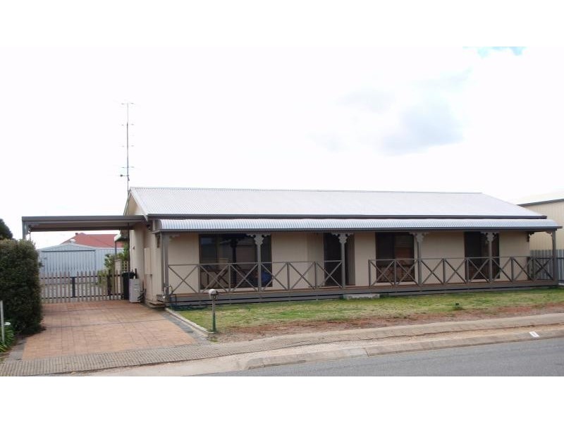 1 BURNETT STREET, Tumby Bay SA 5605