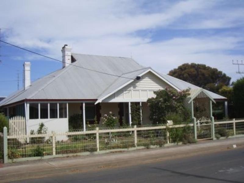 2 LAWRIE STREET, Tumby Bay SA 5605