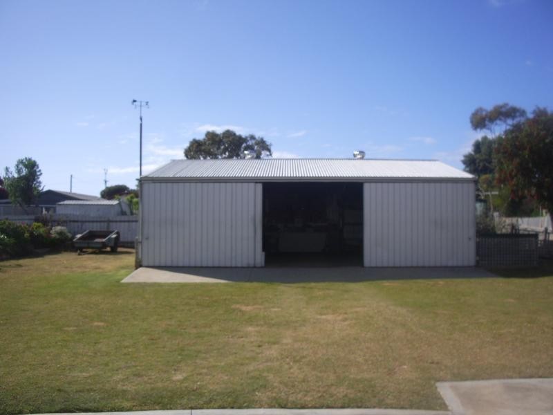 8 Louth Terrace, Louth Bay SA 5607