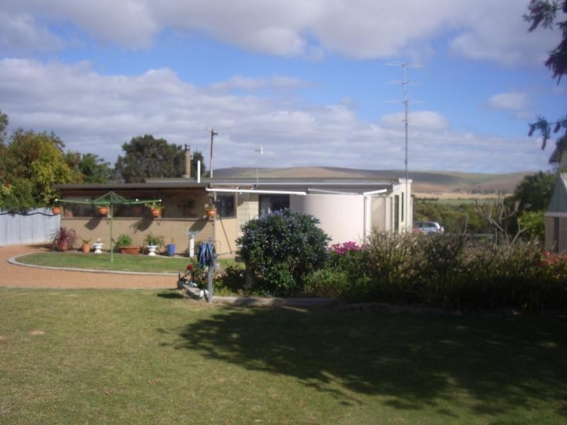 8 Louth Terrace, Louth Bay SA 5607