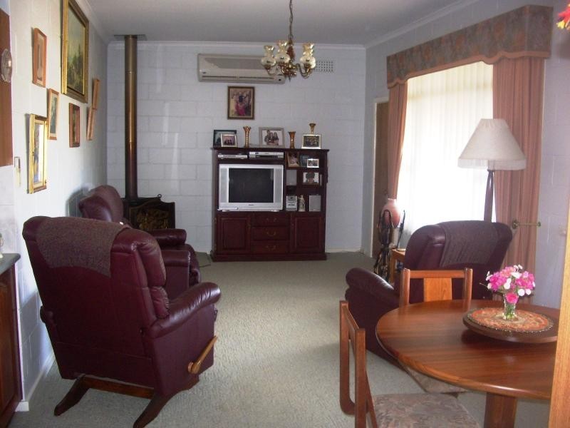 8 Louth Terrace, Louth Bay SA 5607