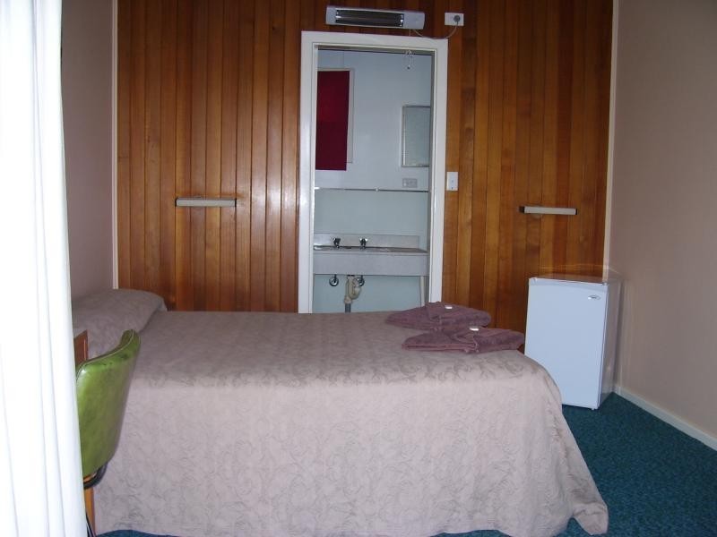 3 Warramboo Road, Lock SA 5633