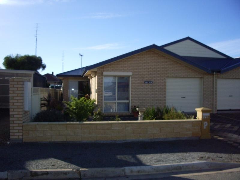 2/1 B Robert Street, Tumby Bay SA 5605