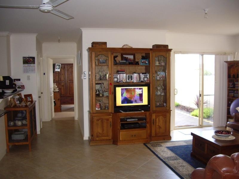 2/1 B Robert Street, Tumby Bay SA 5605