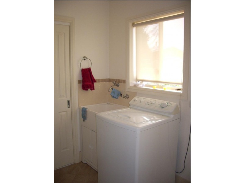 2/1 B Robert Street, Tumby Bay SA 5605