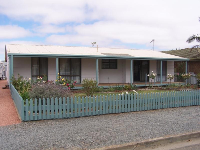 42 Preece Street, Tumby Bay SA 5605