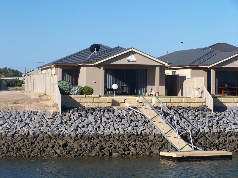 16 a Nelcebee Terrace, Tumby Bay SA 5605