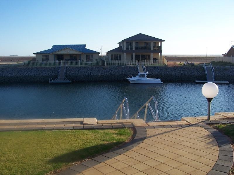 16 a Nelcebee Terrace, Tumby Bay SA 5605