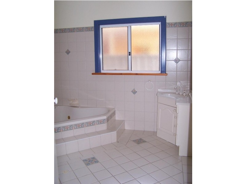 10 Sidney Road, Tumby Bay SA 5605