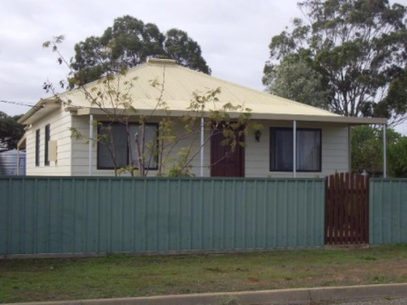 1 Firth Avenue, Cummins SA 5631