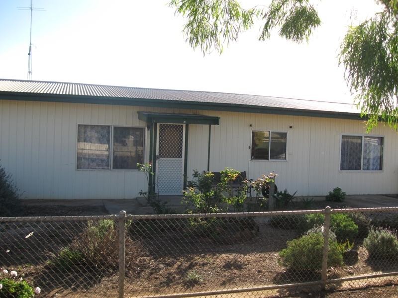 4 Schramm Street, Tumby Bay SA 5605