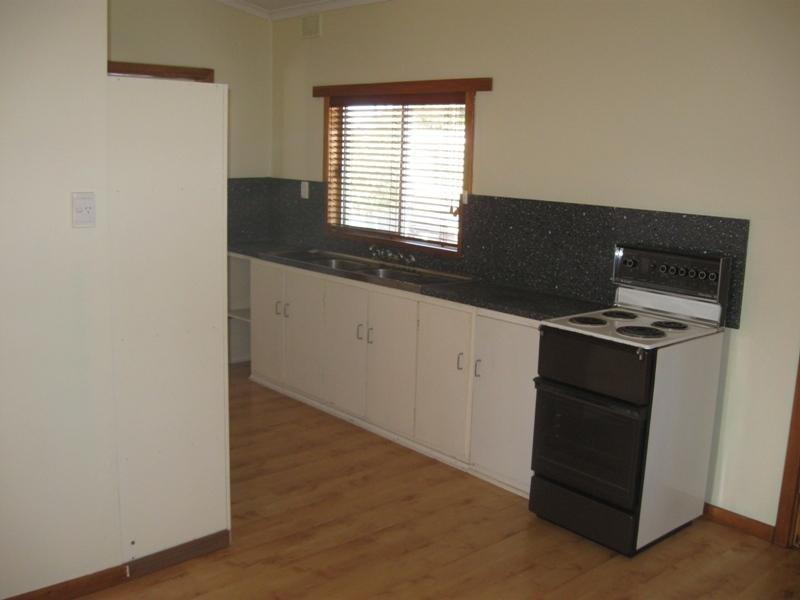 4 Schramm Street, Tumby Bay SA 5605