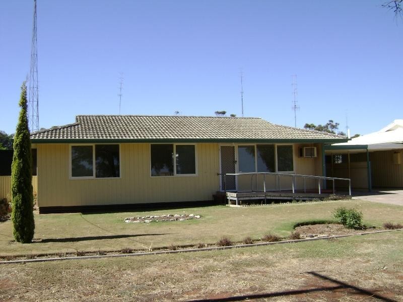 8 Airport Rd, Cleve SA 5640