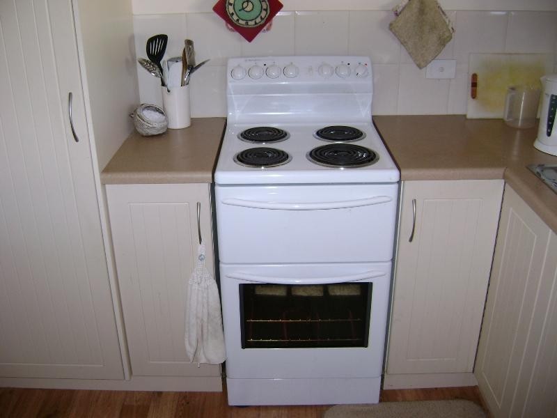 6 Cleve-Arno Bay Rd, Cleve SA 5640