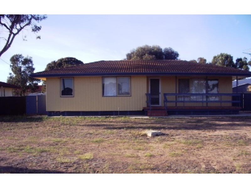 12 Kloeden Street, Ceduna SA 5690