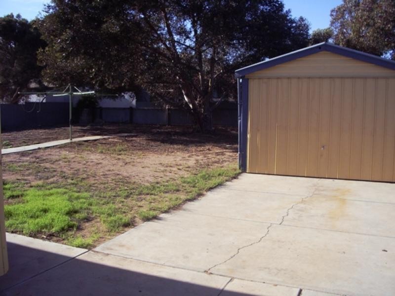 12 Kloeden Street, Ceduna SA 5690