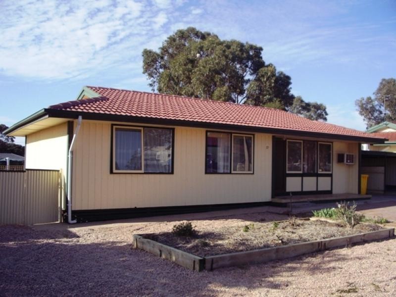 17 Mueller Street, Ceduna SA 5690
