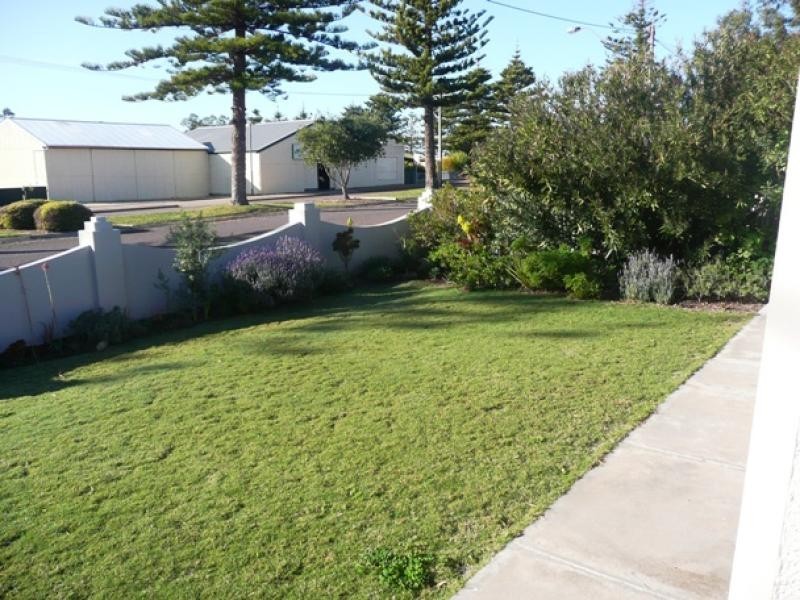 69 Poynton Street, Ceduna SA 5690