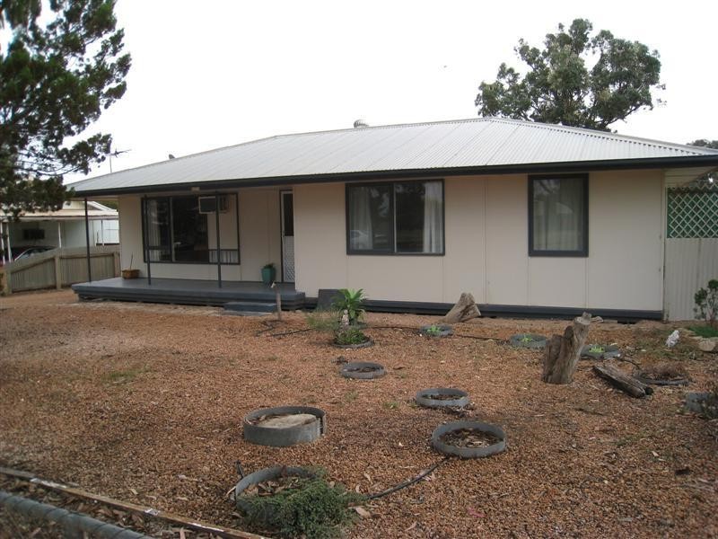 15 Adey Crescent, Ceduna SA 5690