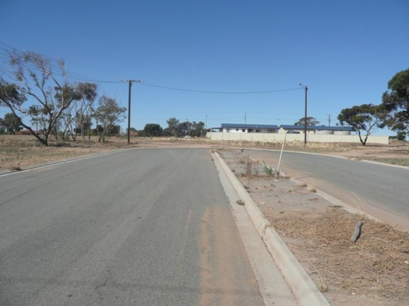 16 Chandler Cresent, Ceduna SA 5690