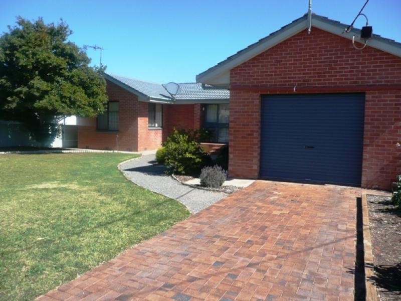 17 Lambeff Street, Ceduna SA 5690