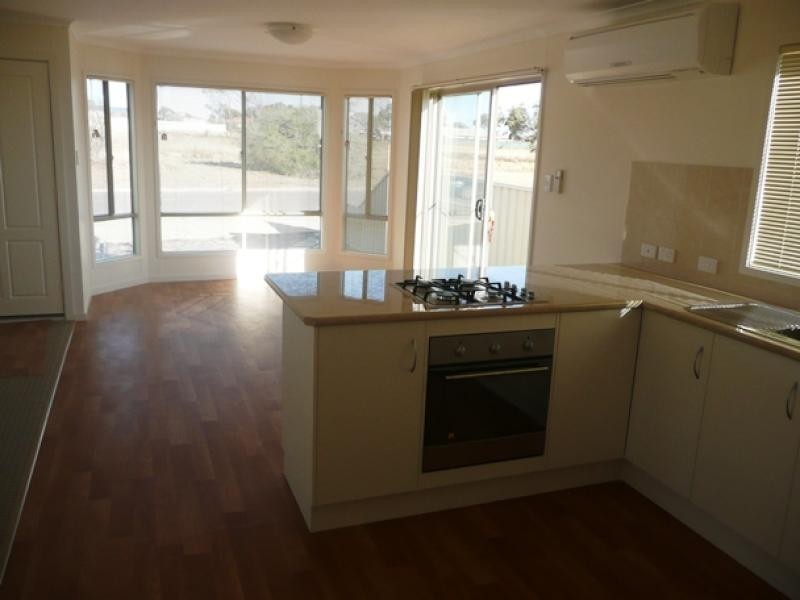 11 Chandler Crescent, Ceduna SA 5690