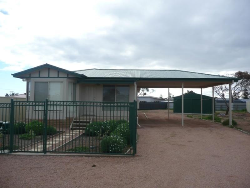 7 Chandler Crescent, Ceduna SA 5690