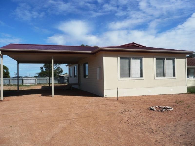 5 Handtke Drive, Ceduna SA 5690