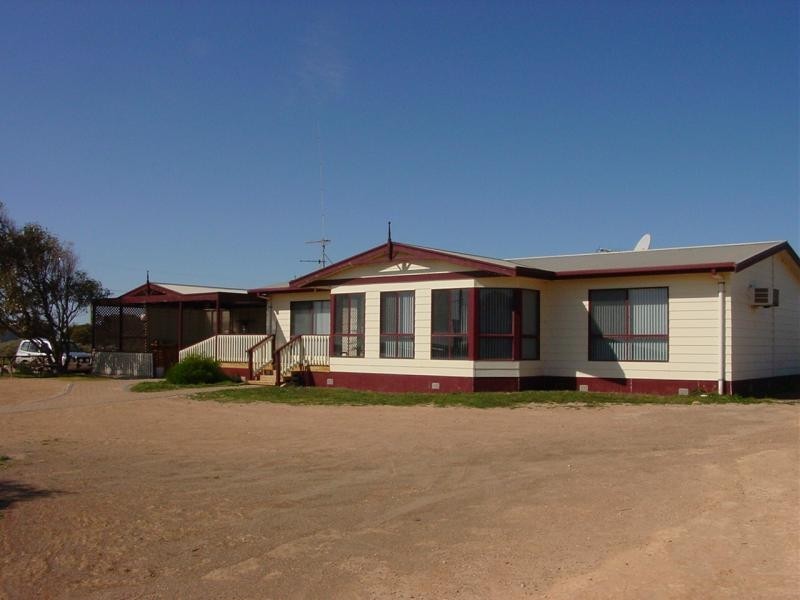 16 West Tce., Sceale Bay SA 5680