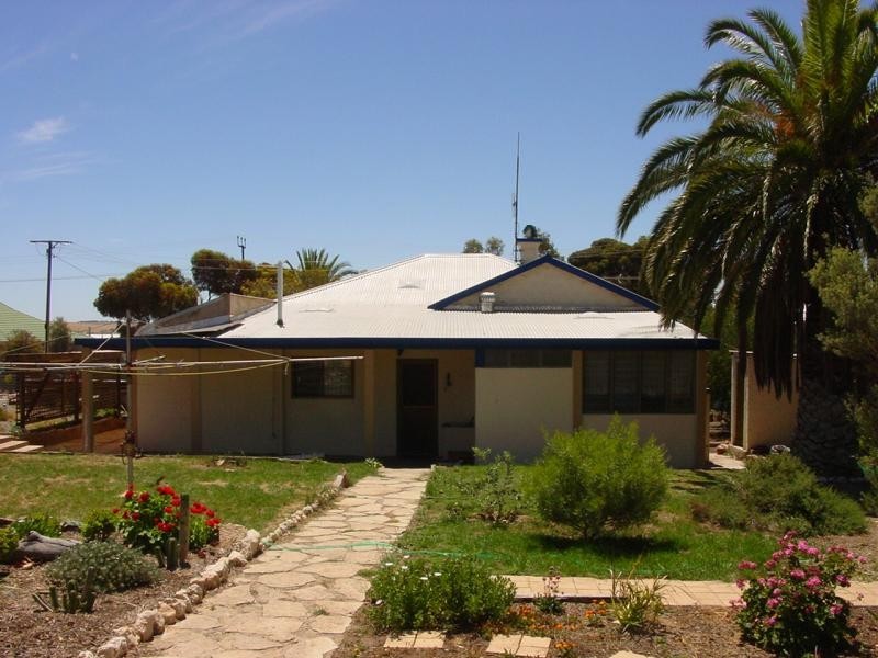 21 Wells St., Streaky Bay SA 5680