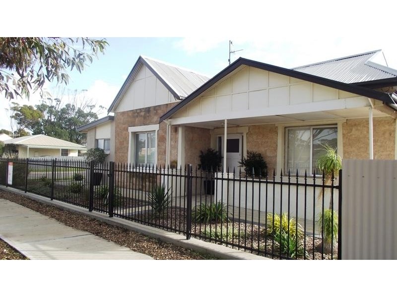 16 Linklater Street, Streaky Bay SA 5680