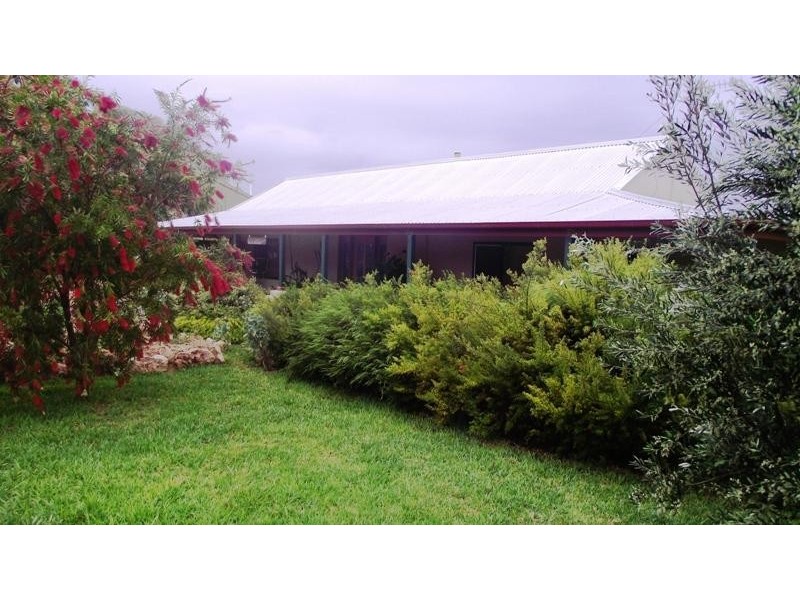 11 Bockelberg Street, Streaky Bay SA 5680