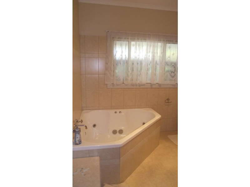 2 Elizabeth Street, Streaky Bay SA 5680