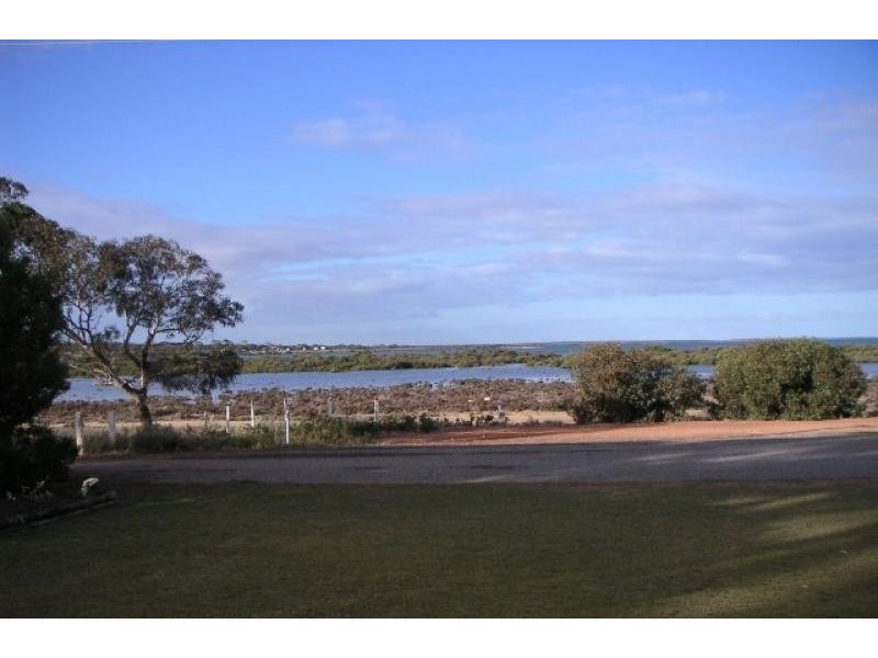 2 Flavel Drive, Cowell SA 5602