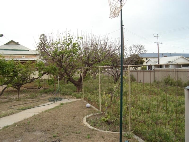 11 Fifth Street, Cowell SA 5602