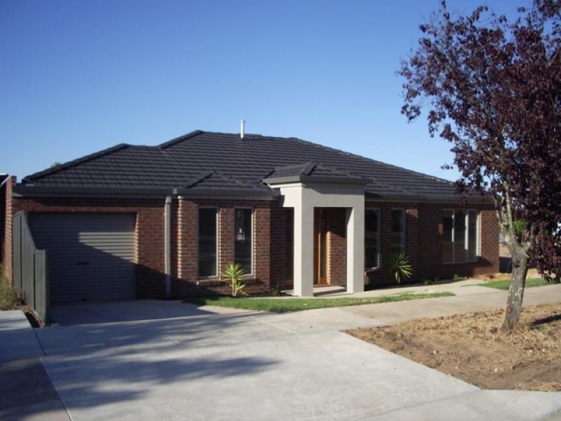 18 Clarke Street, Ararat VIC 3377