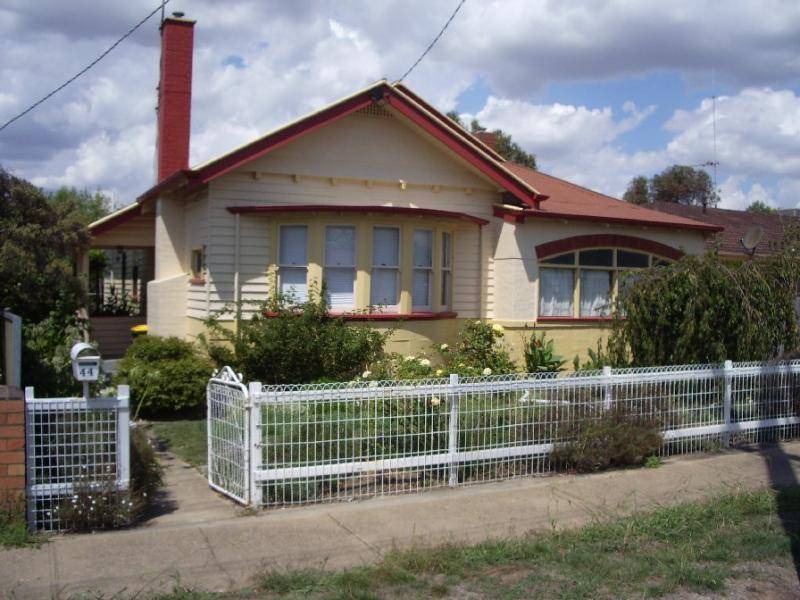 44 VINCENT STREET, Ararat VIC 3377
