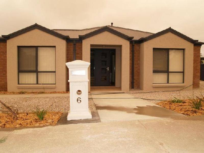 6 LOWE STREET, Ararat VIC 3377