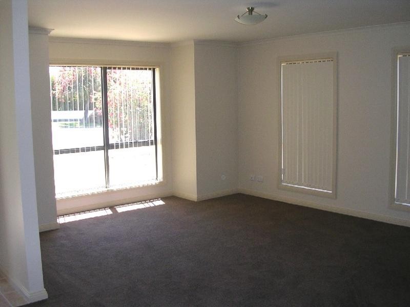 6 LOWE STREET, Ararat VIC 3377